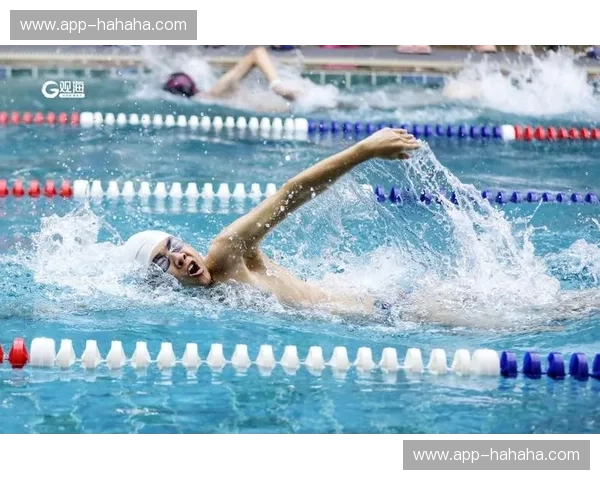 游泳直播间：清凉社群与商业新机遇